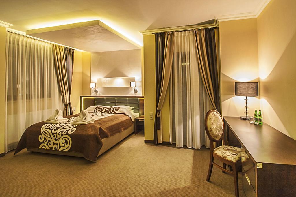 Hotel Tatarscy Kalwaria Zebrzydowska Zimmer foto