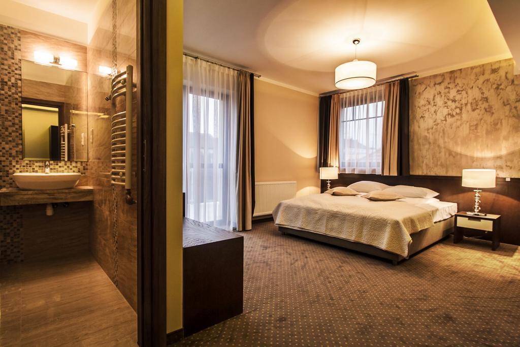 Hotel Tatarscy Kalwaria Zebrzydowska Zimmer foto